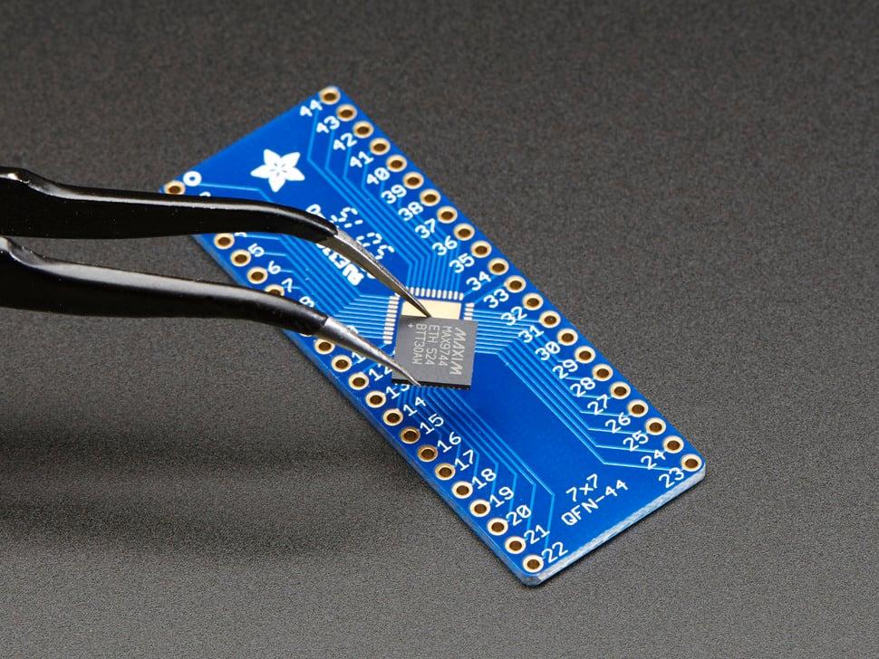 Adafruit SMT breakout PCB voor 44-QFN of 44-TQFP - 3-pack!