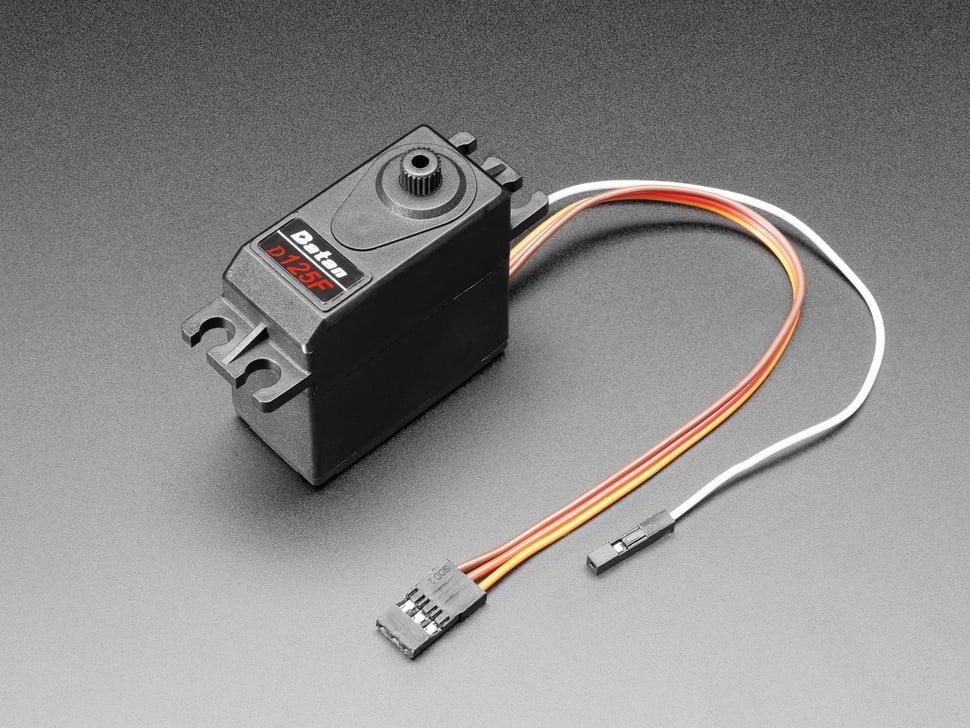 Adafruit Servo di dimensioni standard con feedback analogico