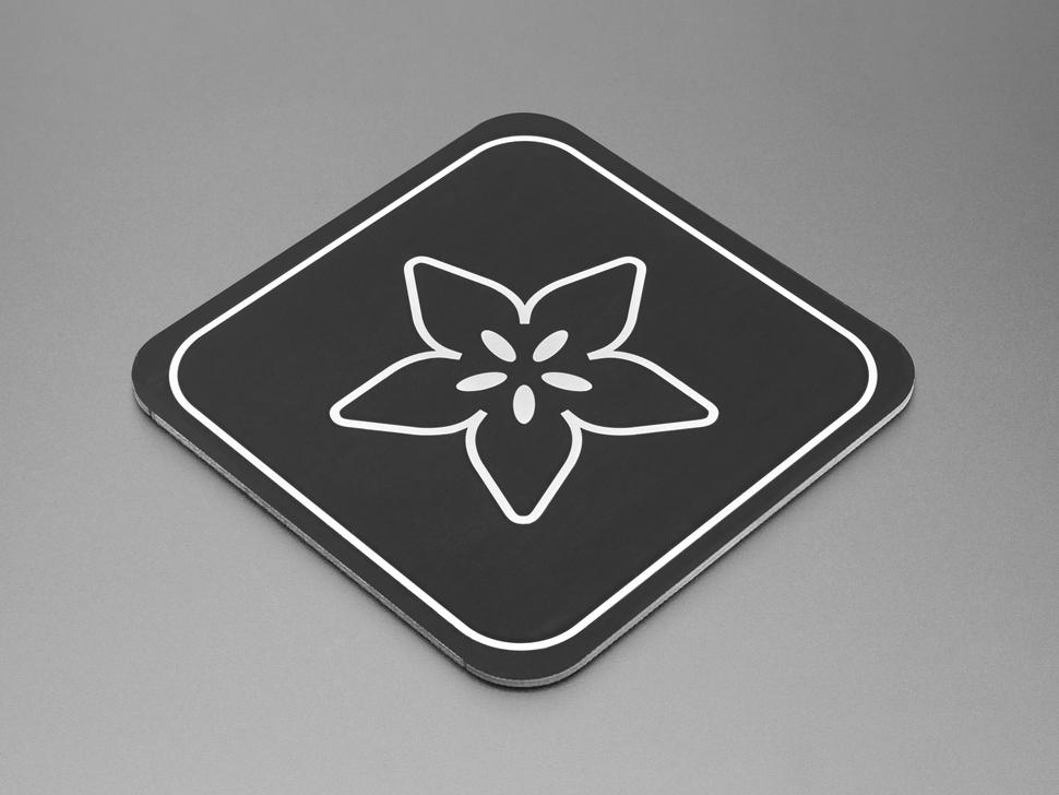 Posavasos de PCB de aluminio con el logotipo Adafruit