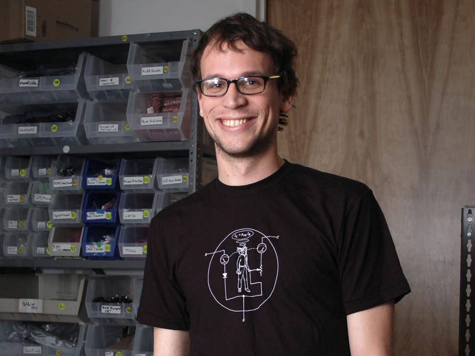 Adafruit Transistor Man Shirt - Heren Groot