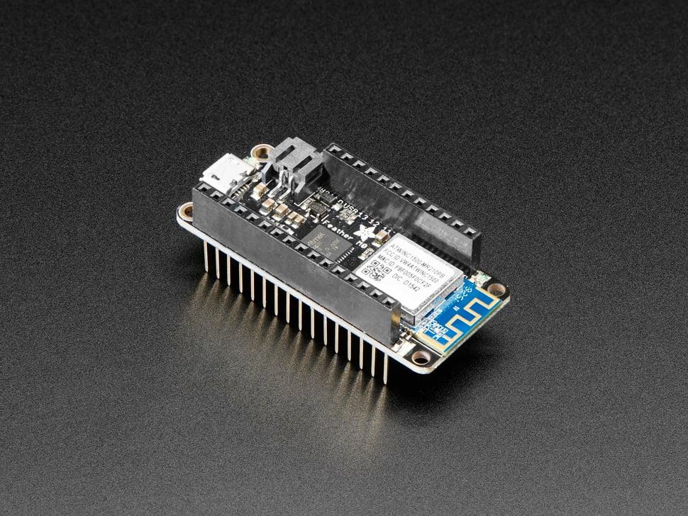 Geassembleerde Adafruit feather M0 WiFi met stapelbare headers