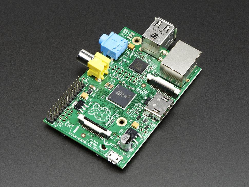Adafruit Raspberry Pi Modelo B 512 MB de RAM