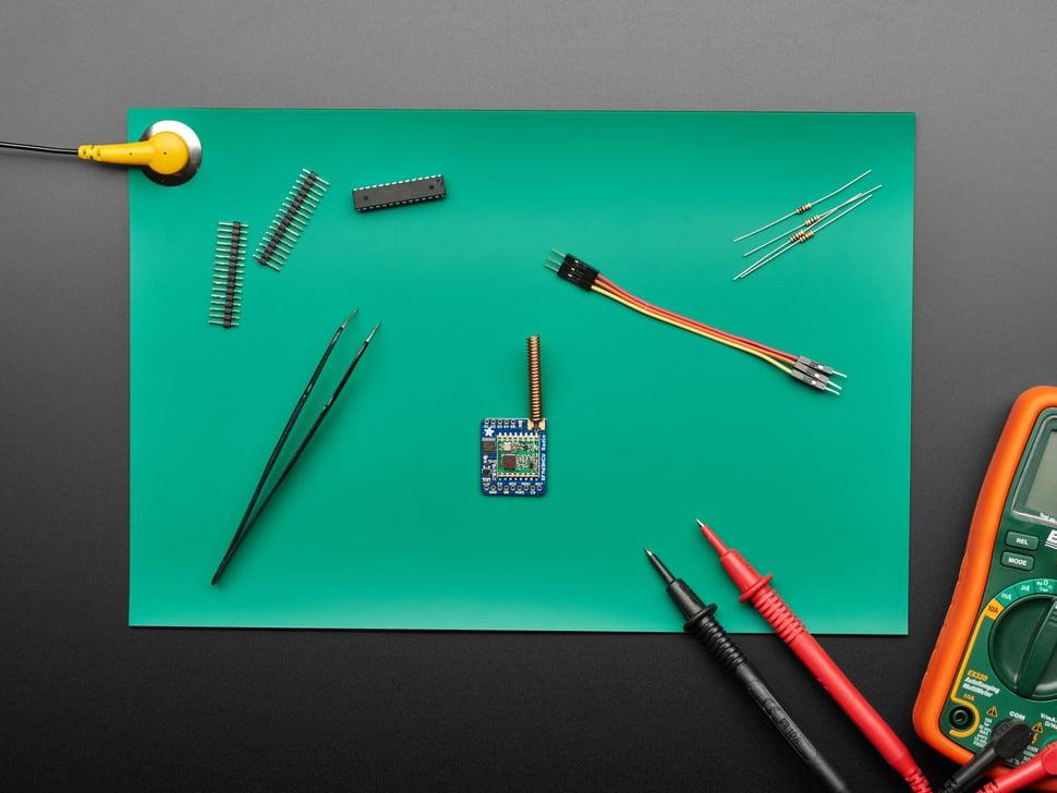 Adafruit Antistatische ESD-herstelmat met aardingsclip - A4-formaat