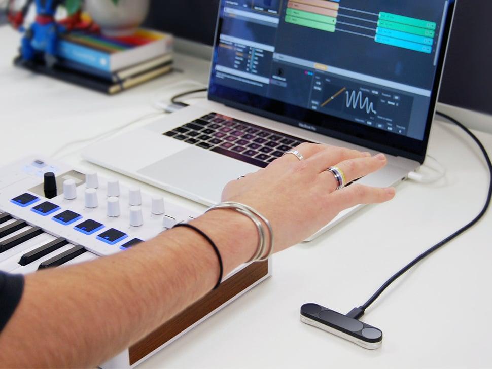 Adafruit Leap Motion Controller 2 blijft in het Nederlands als "Leap Motion Controller 2" omdat het een productnaam is.