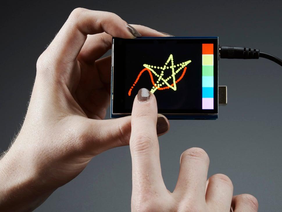 Adafruit Schermo tattile TFT da 2,8" per Arduino con touch capacitivo