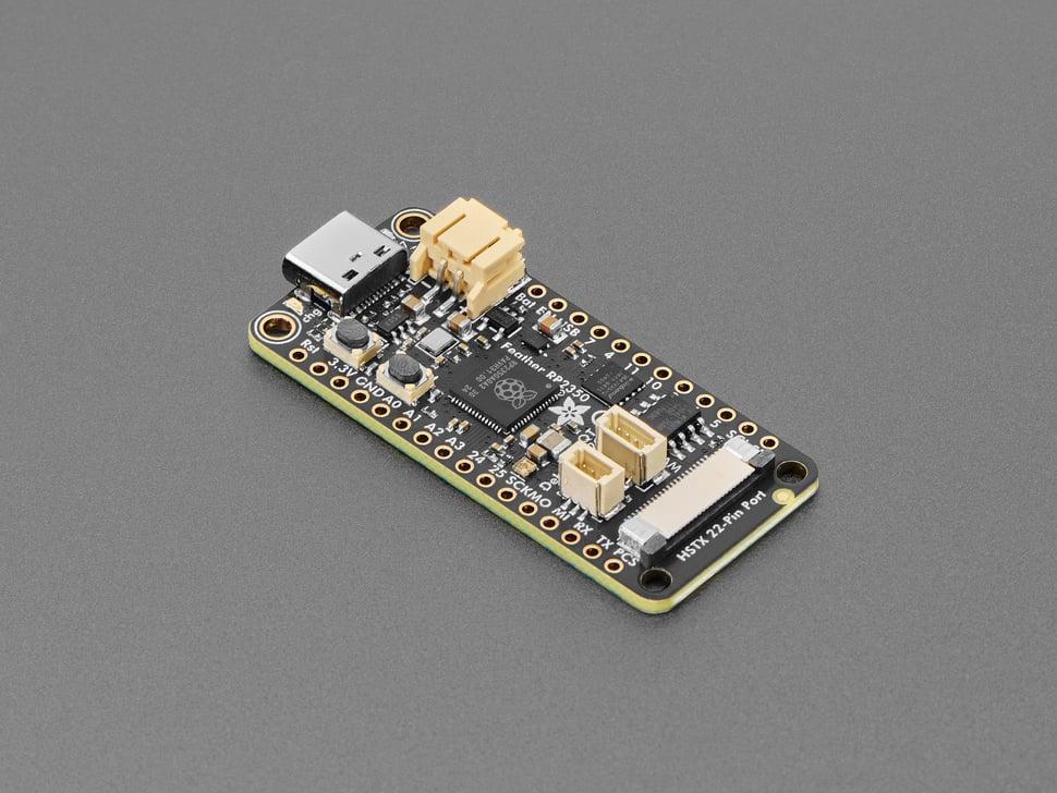 Adafruit feather RP2350 met HSTX-poort en 8 MB PSRAM
