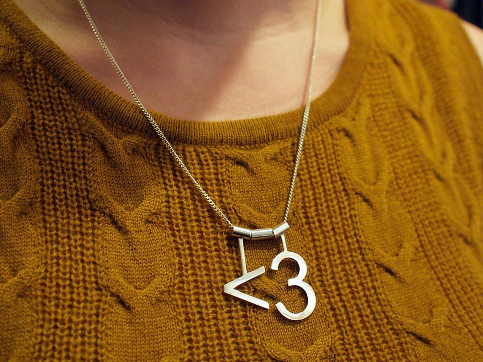 Adafruit Ascii Hart <3 Ketting