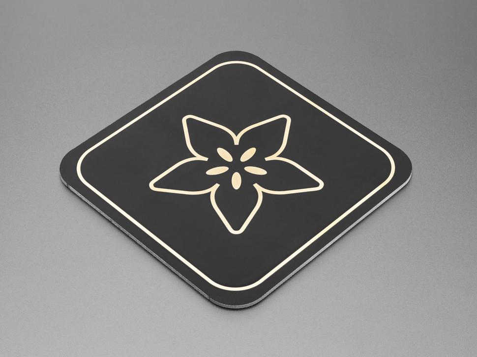 PCB Onderzetter met Gouden Adafruit Logo