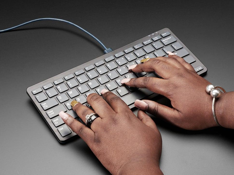 Adafruit Officieel Raspberry Pi -toetsenbord - Zwart en grijs