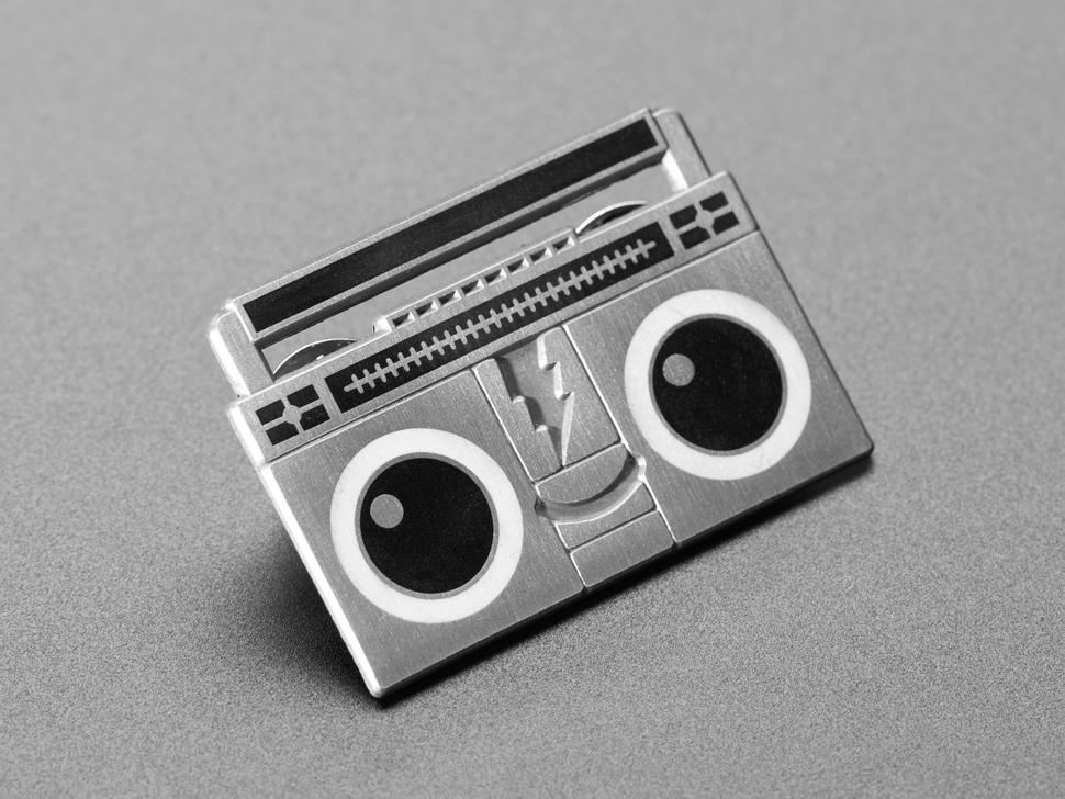 Adafruit Boomy the BoomBox - Gelimiteerde editie emaille pin